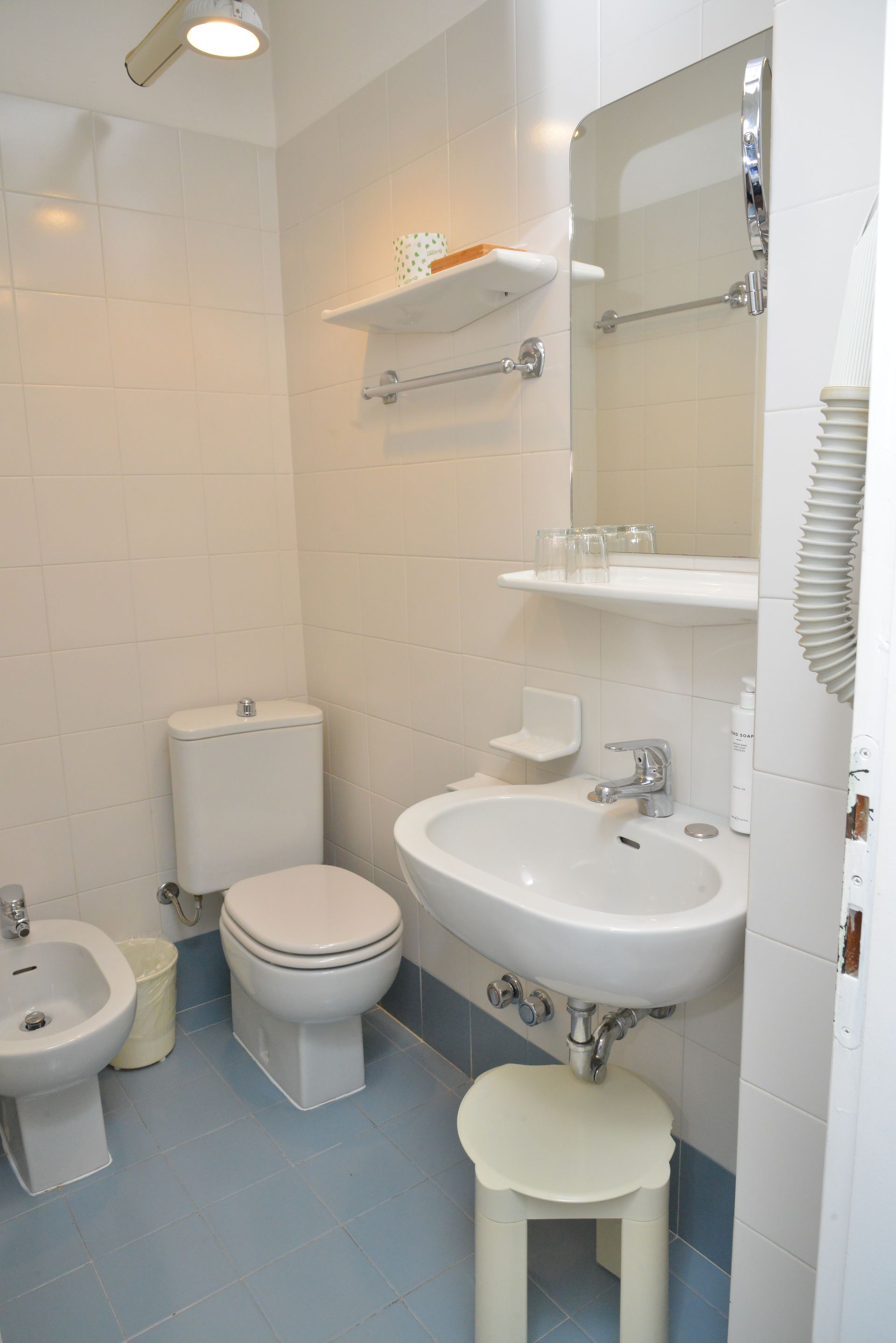 bagno in camera doppia superior con terrazza vista lago