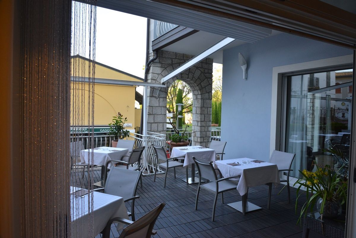vista sala colazione esterna Hotel Luna