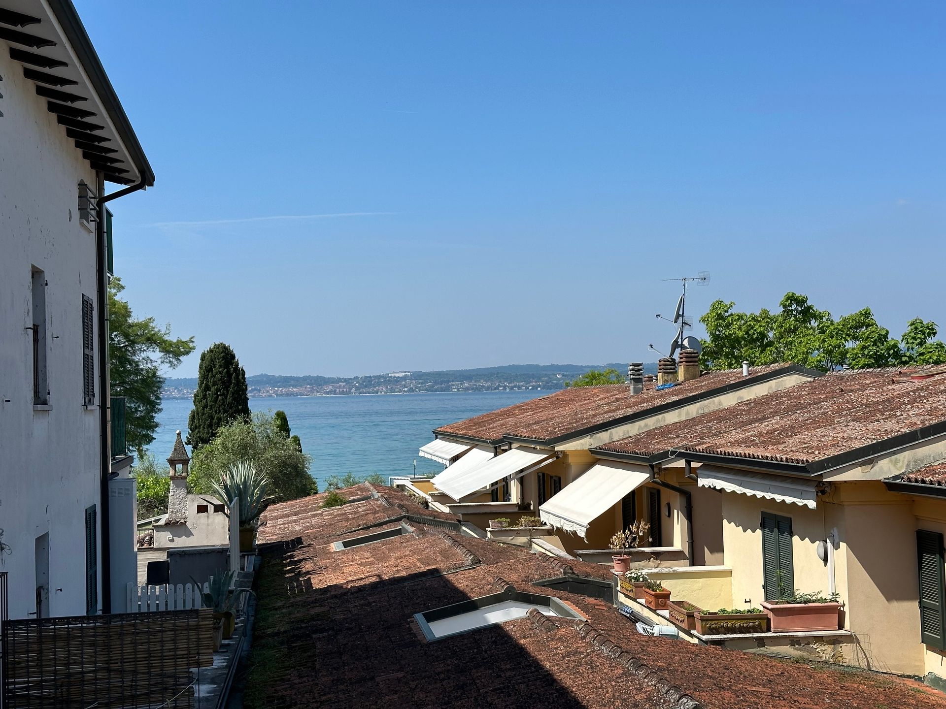 Vista lago di GArda a Sirmione da Camera tripla