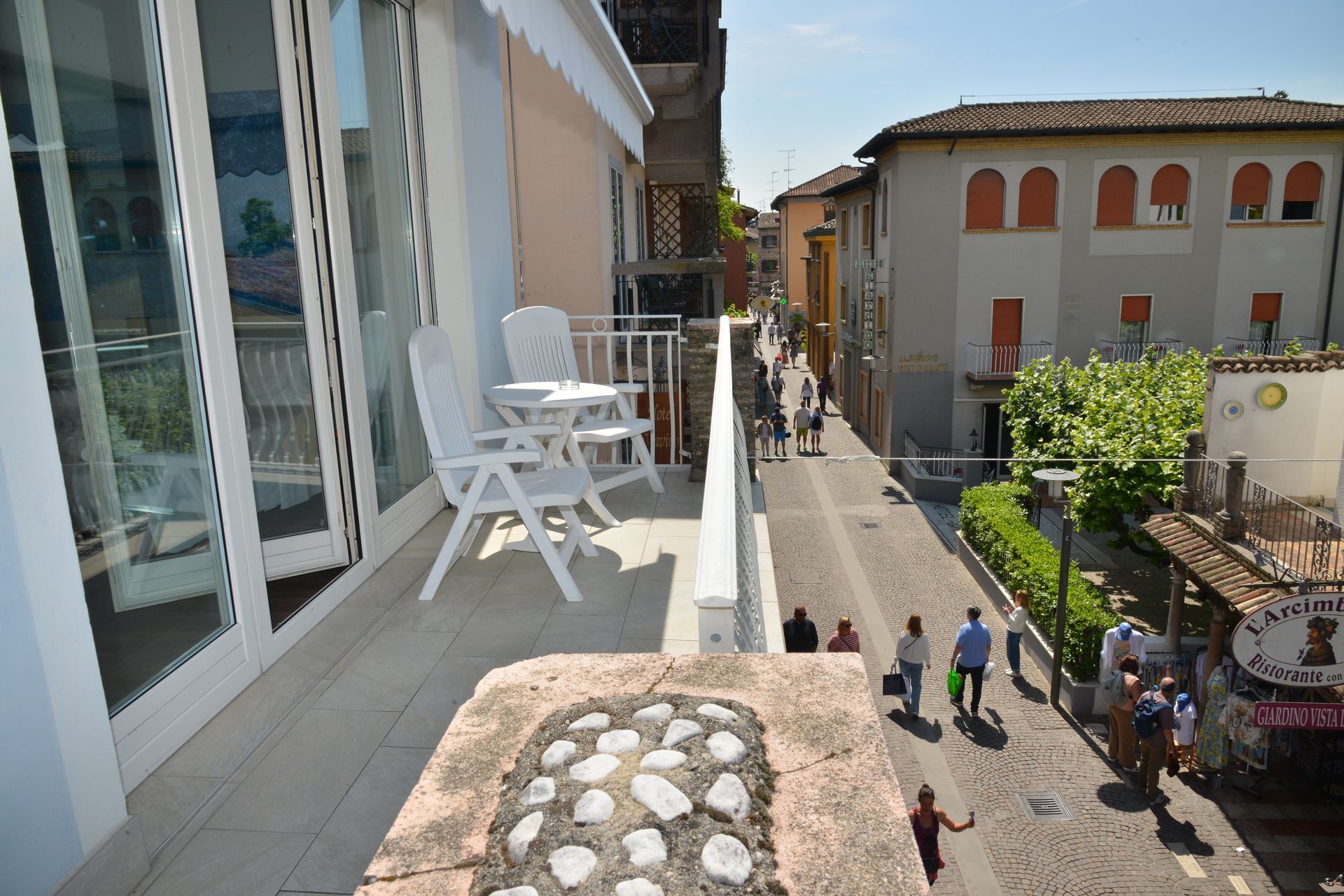Vista da terrazza Camera tripla comfort sirmione 