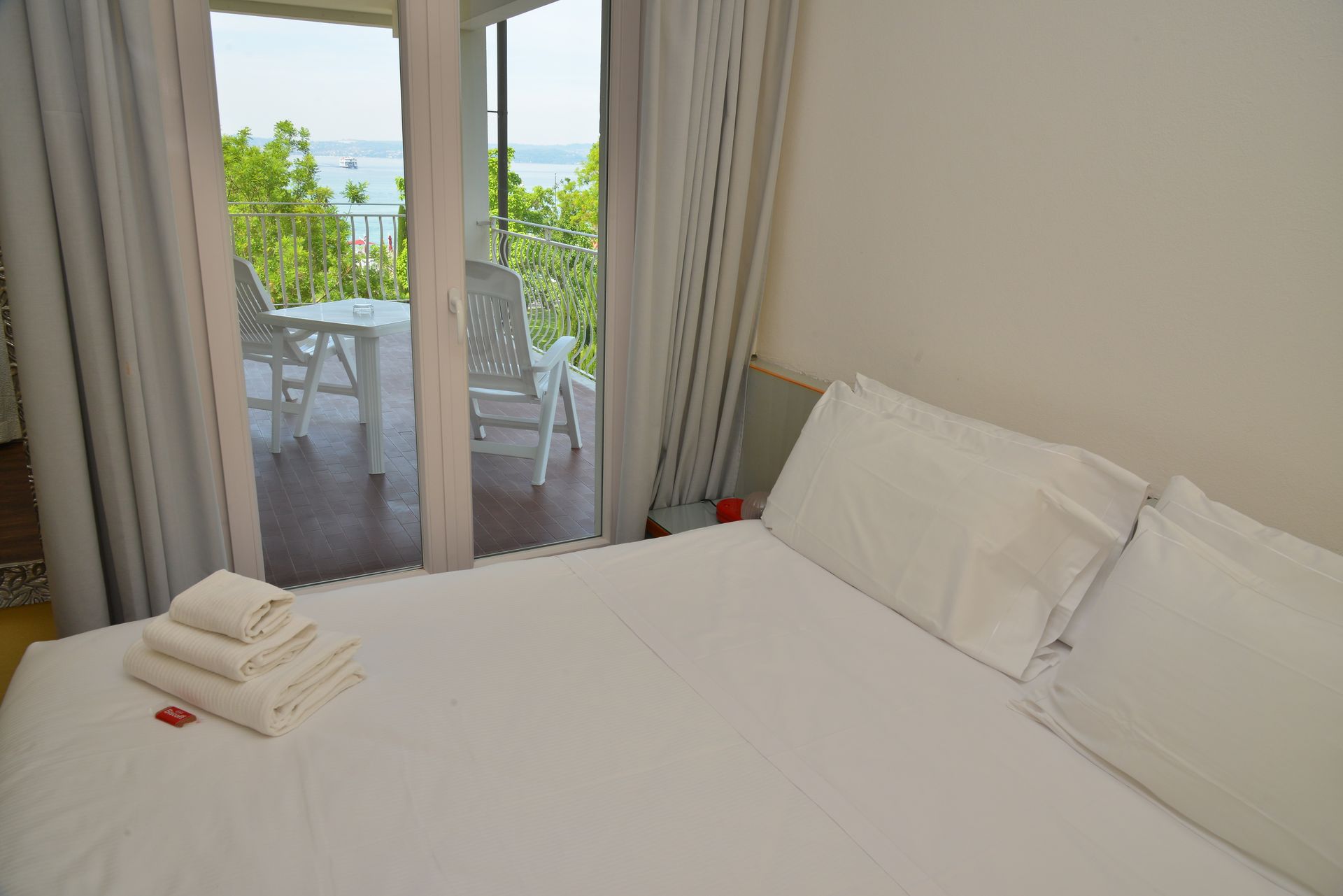 camera tripla Hotel Luna Sirmione con vista Lago di Garda