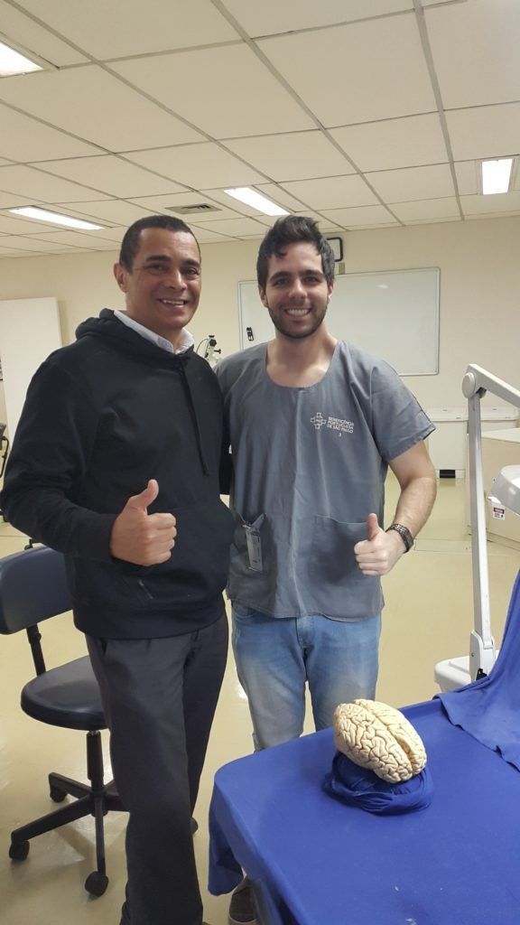 Dr. Thomas Marcolini, médico treinado em Nervos Periféricos. Curso no Hospital Beneficiência Portuguesa de São Paulo.
