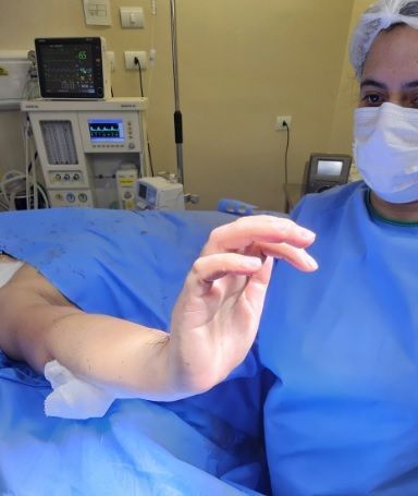 Médico Especialista em Transferência de Tendão para Punho e Dedos