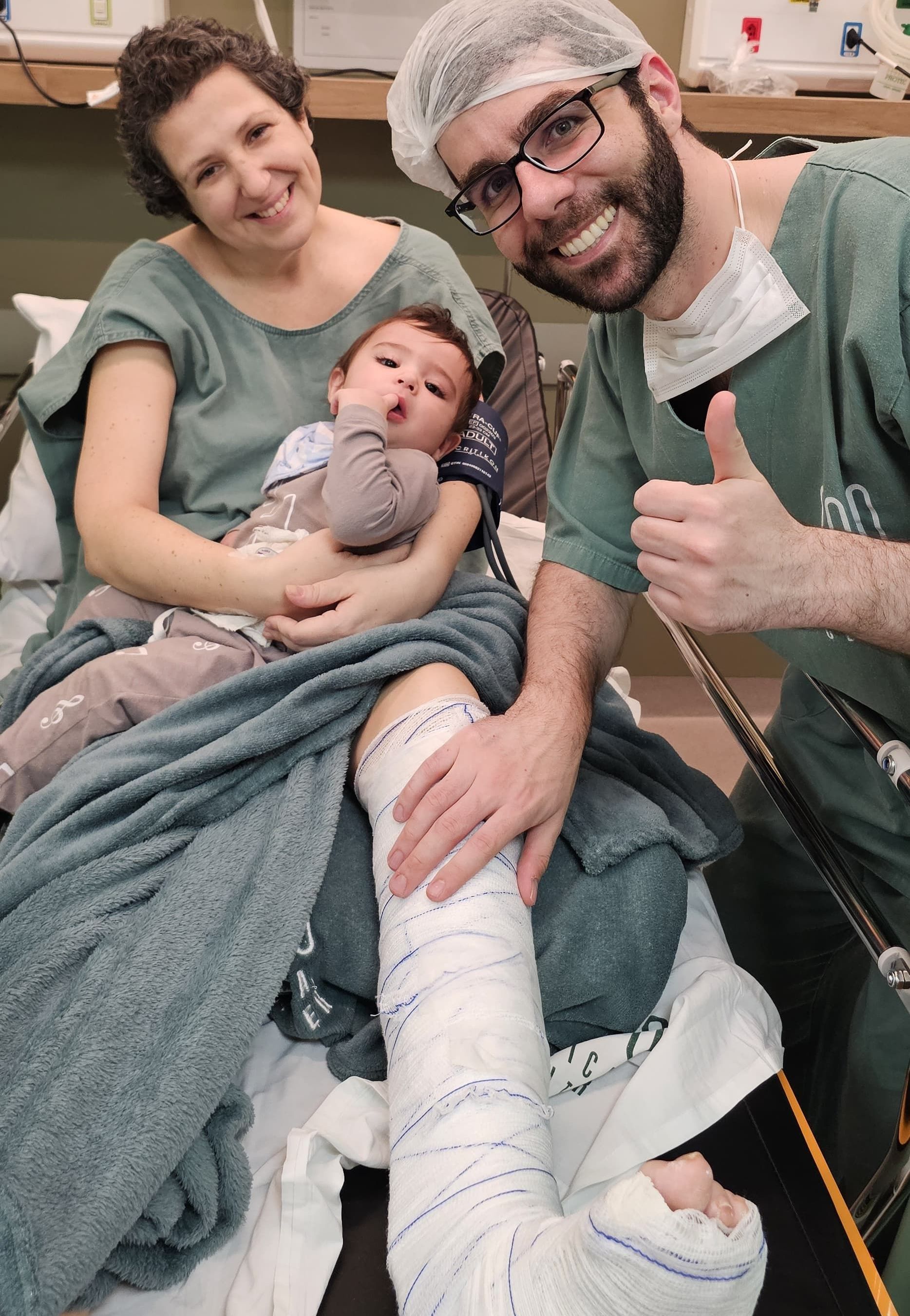 Dr. Thomas médico especialista em Neurocirurgia de Nervos Periféricos Médico especialista em Neurocirurgia de Nervos Periféricos