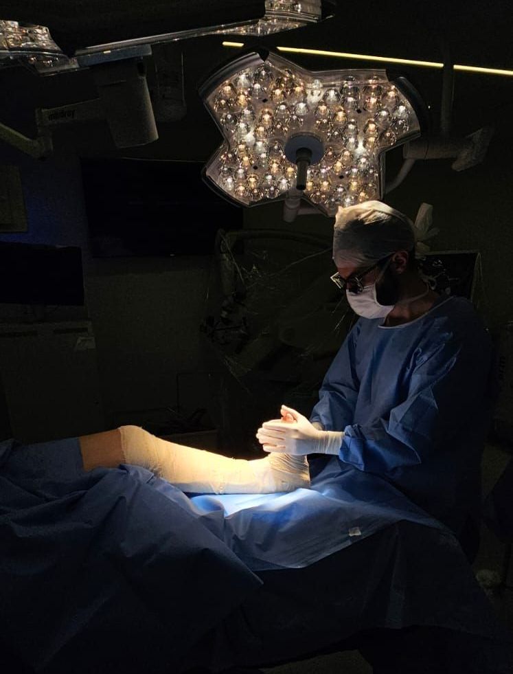 Tratamento com cirurgia para o pé caído