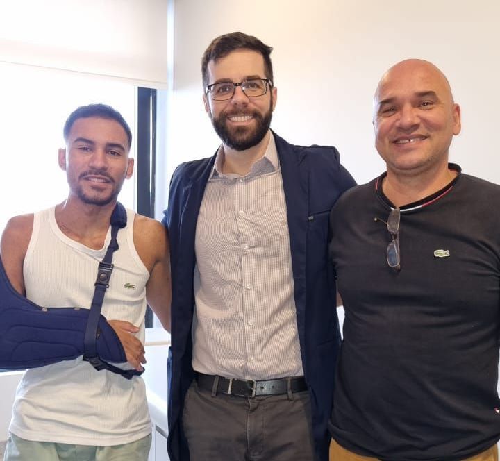 Médico para lesão de plexo braquial traumática