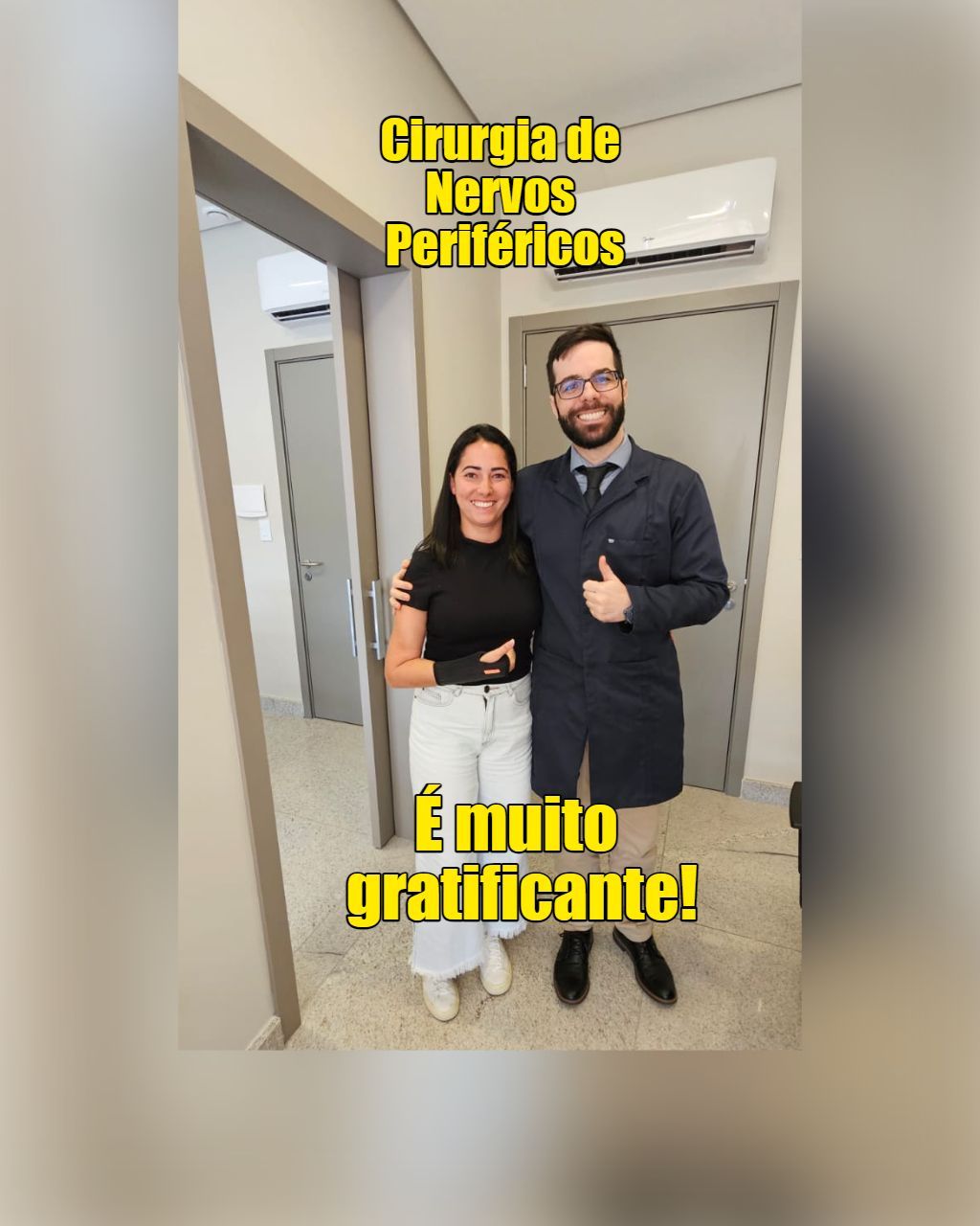 Dr. Thomas Marcolini posando com paciente após cirurgia de sucesso de lesão do plexo braquial