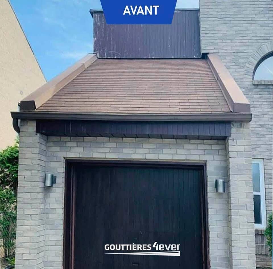 Une photo d'une porte de garage avant et après avoir été peinte.