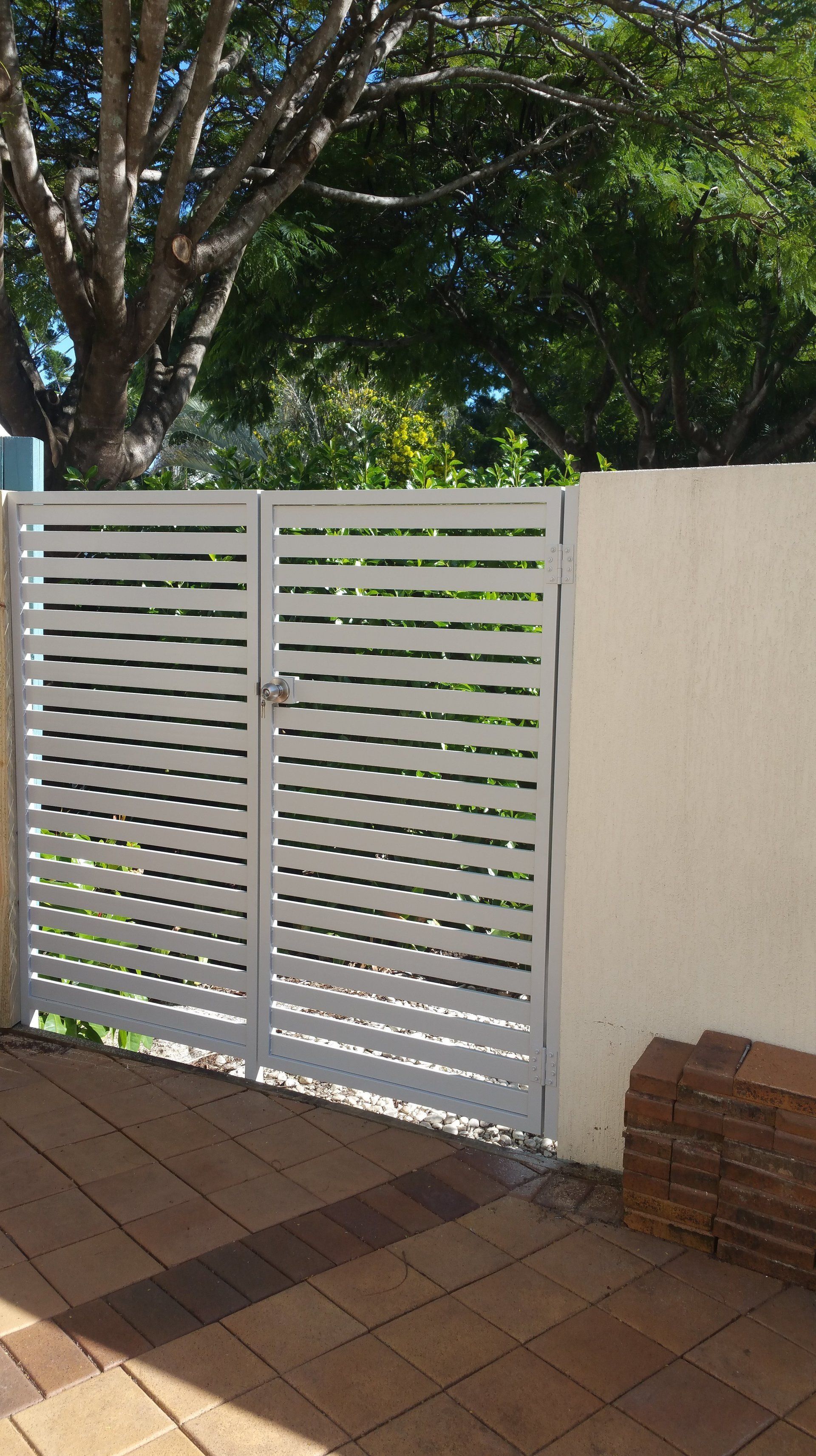 gold coast fencing contractors