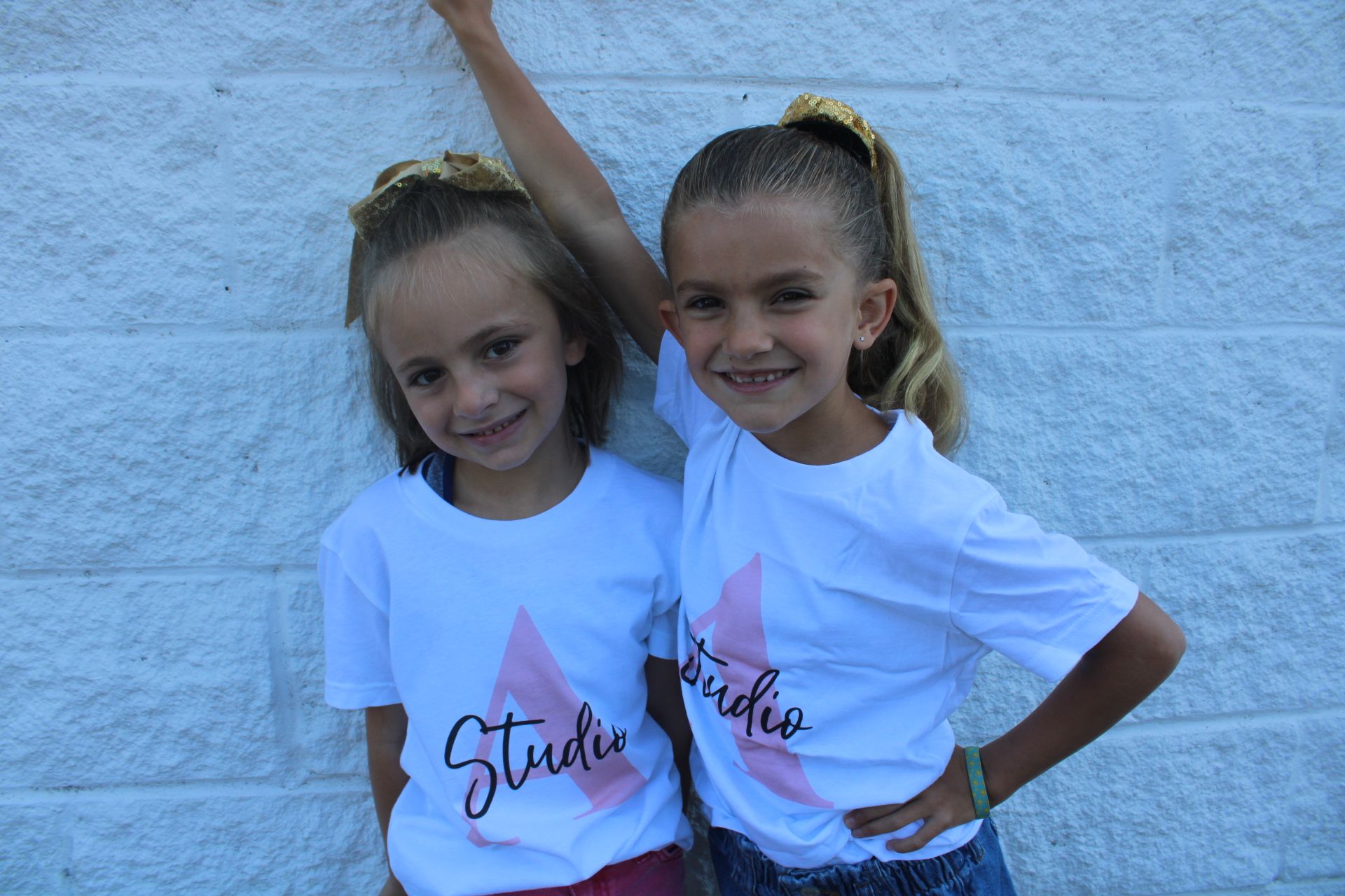 WHITE AND PINK TEE