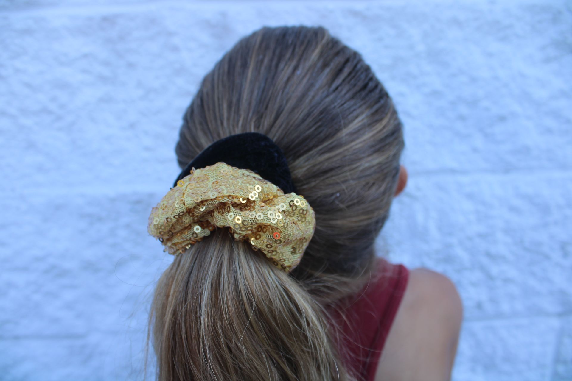GOLD BOW/SCRUNCHIE