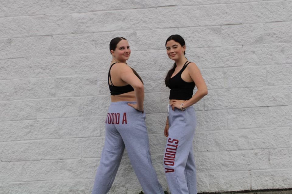 STUDIO A SWEATS