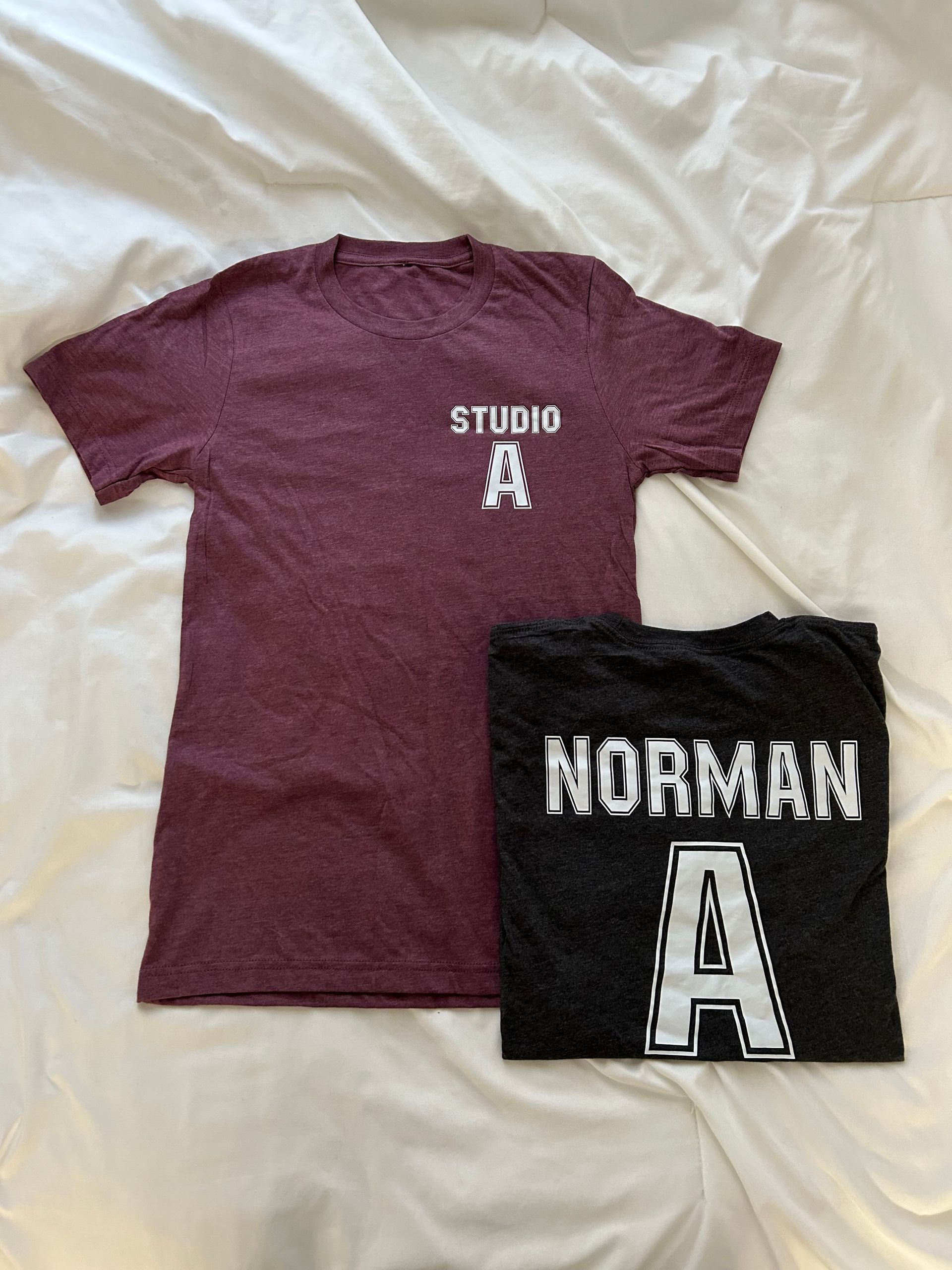 FAMILY NAME TEE (maroon)