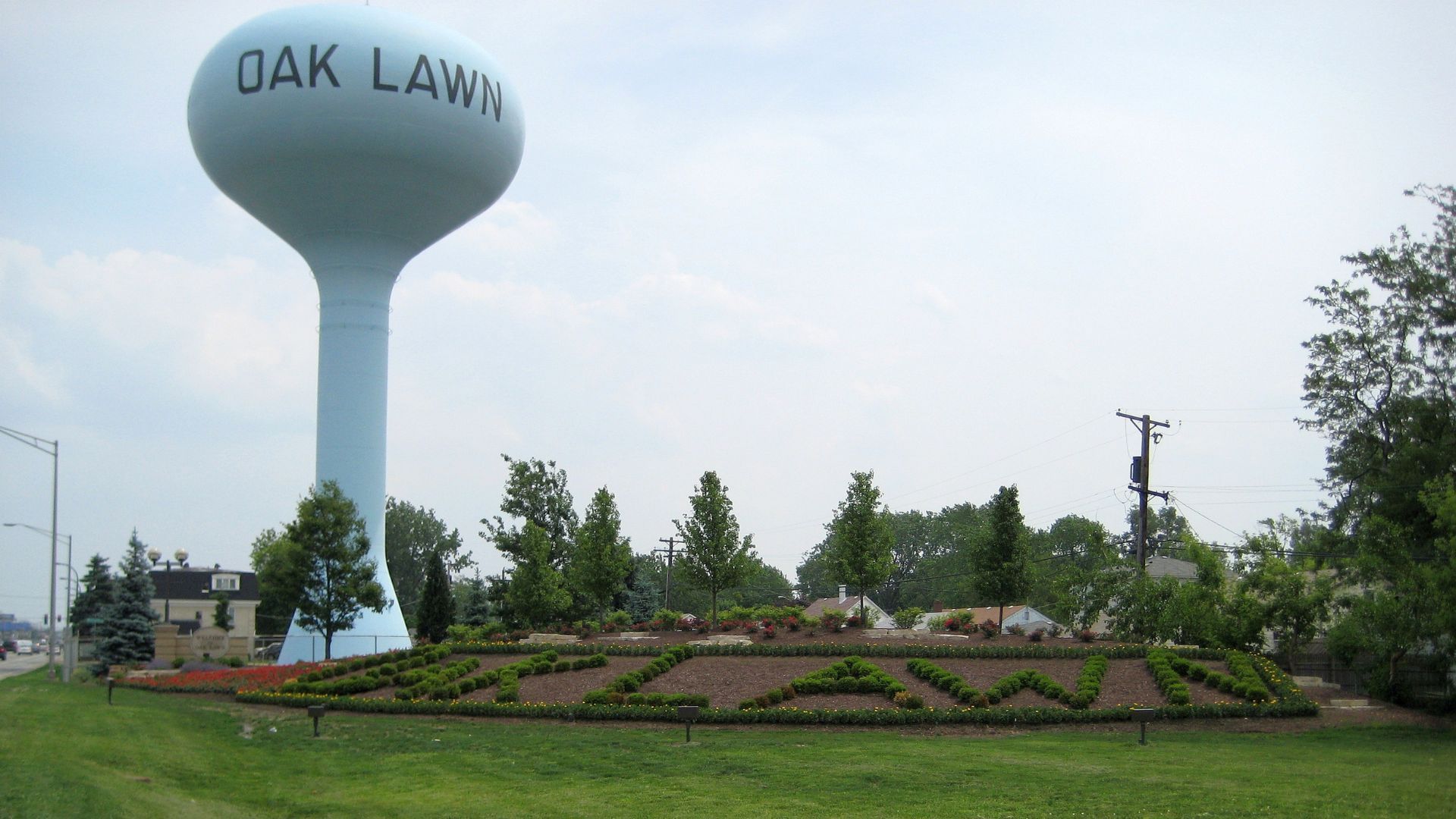 Oak Lawn water tower with 
