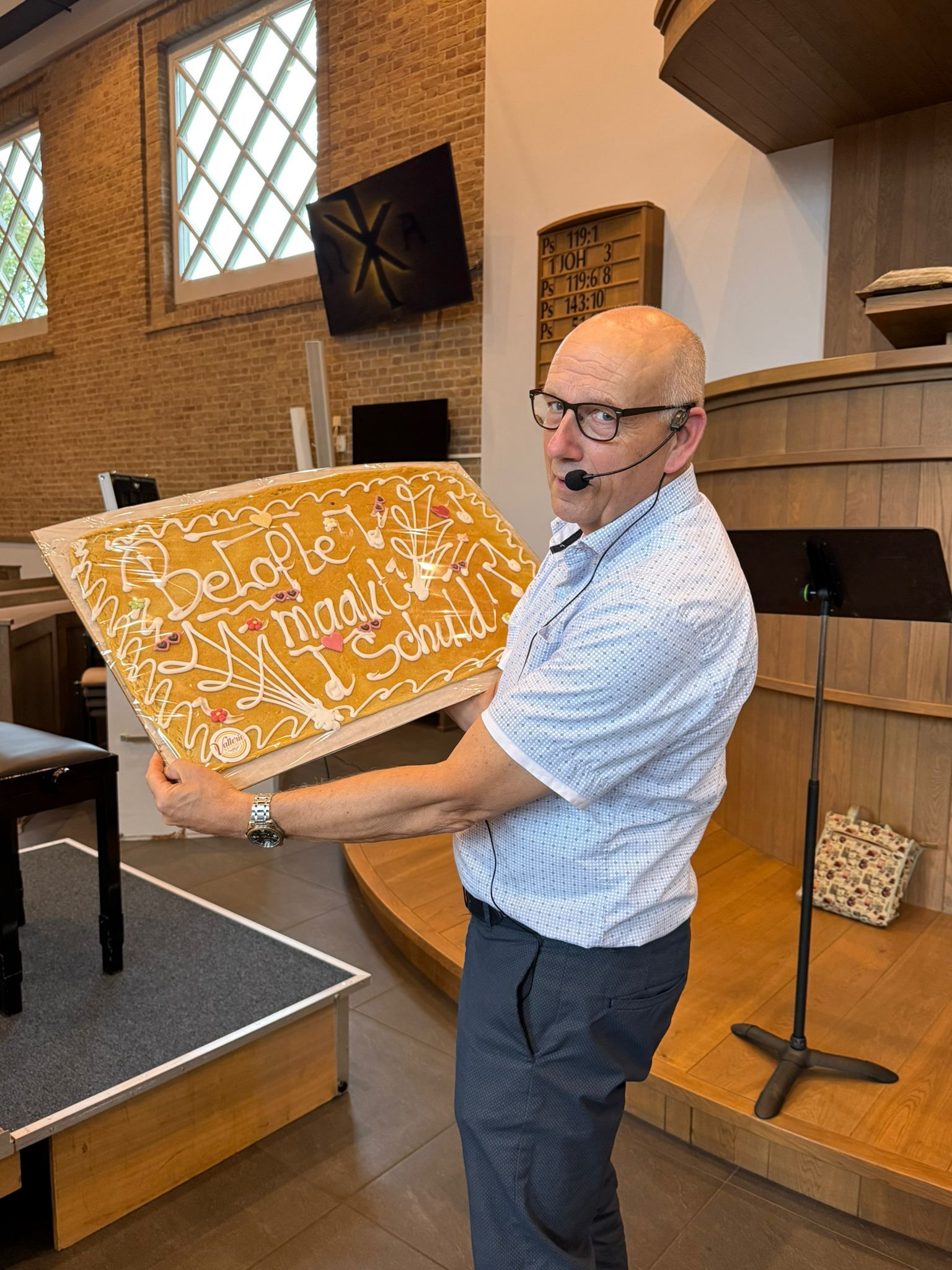 Gisteravond werd Arie Willemsen als  100ste lid verwelkomd door onze voorzitter en werden we door onze dirigent verwend met een heerlijke tractatie!