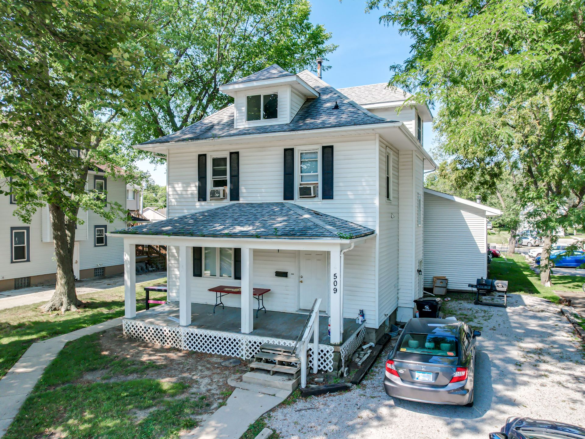 509 Welch Ave Ames, IA 50014