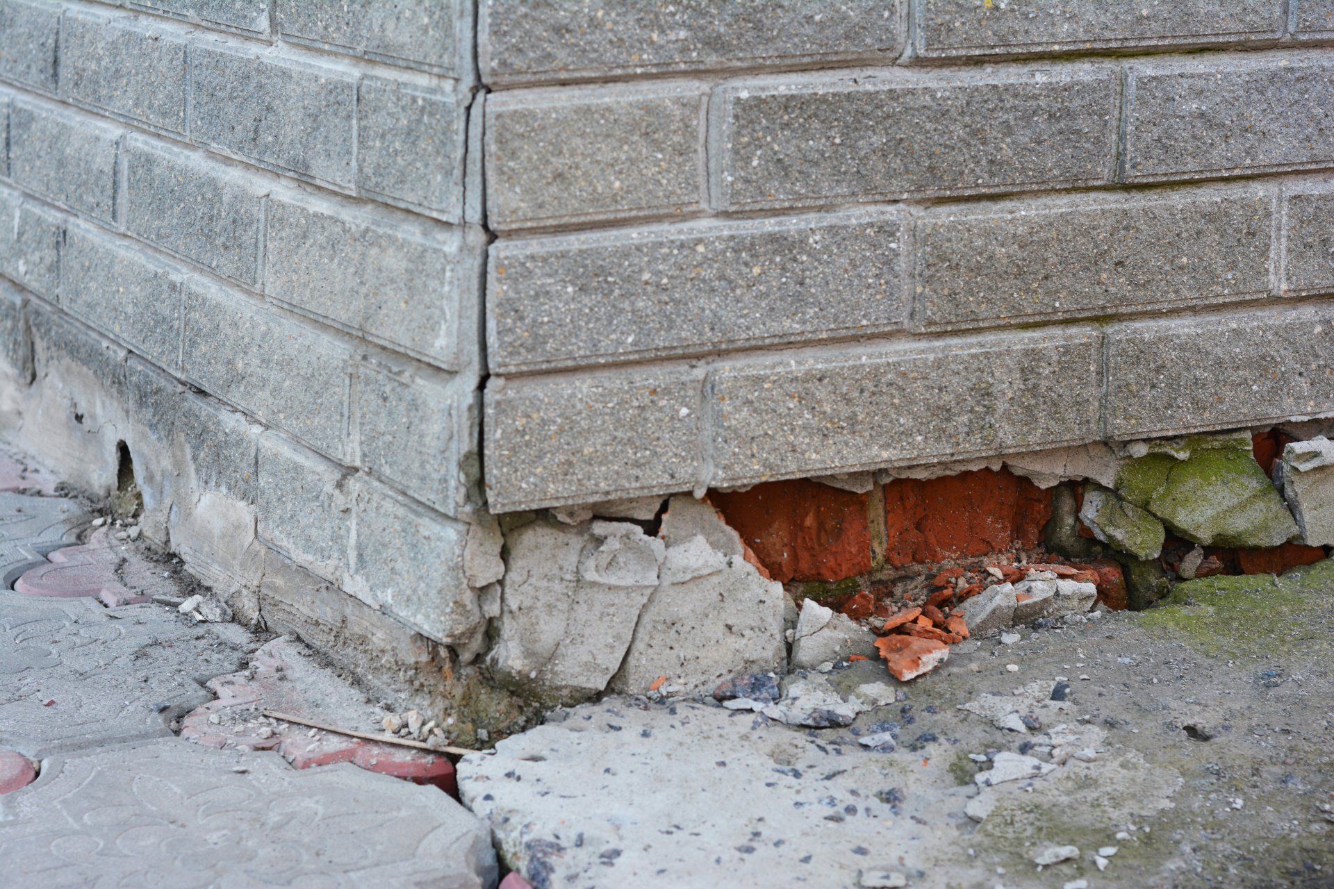 Foundation damaged due to poor maintenance