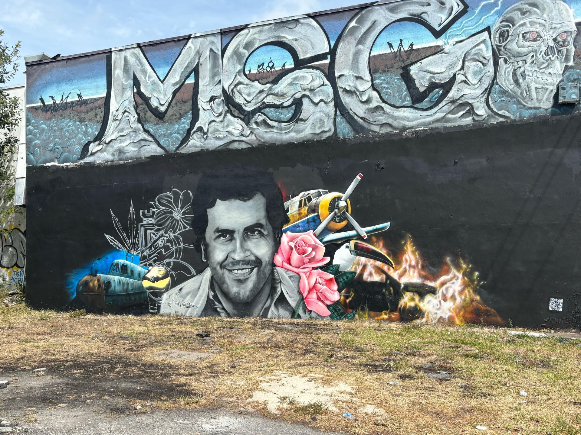 Full view of large mural at Wynwood Walls featured on the small group Miami sightseeing walking tour
