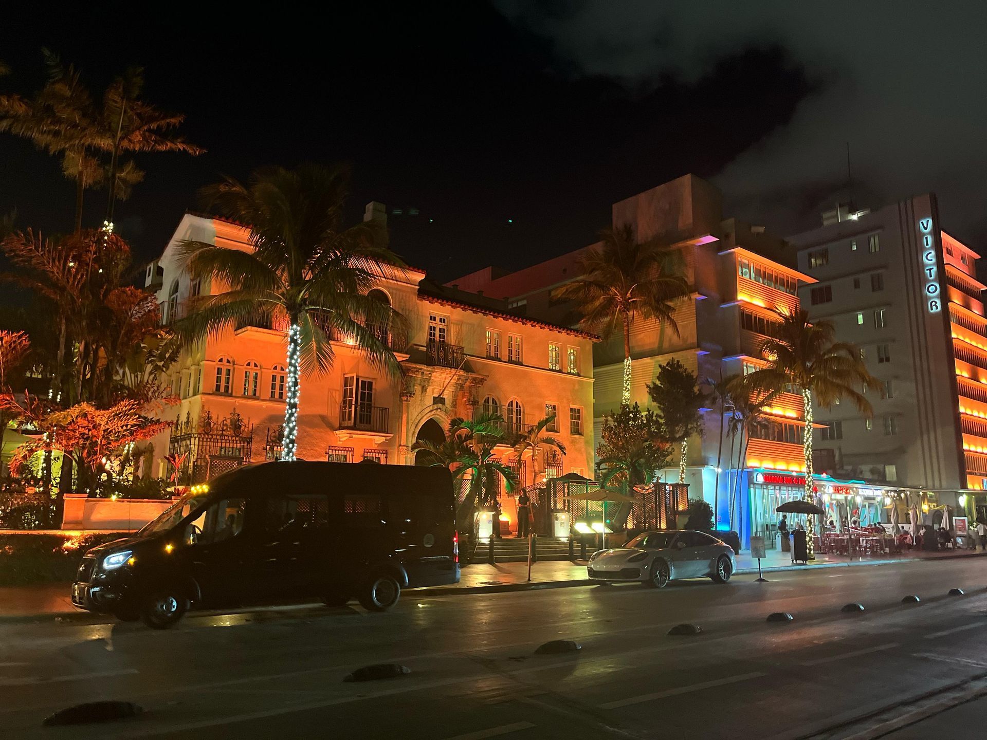 Miami Private Tour bus stop at Versace Mansion