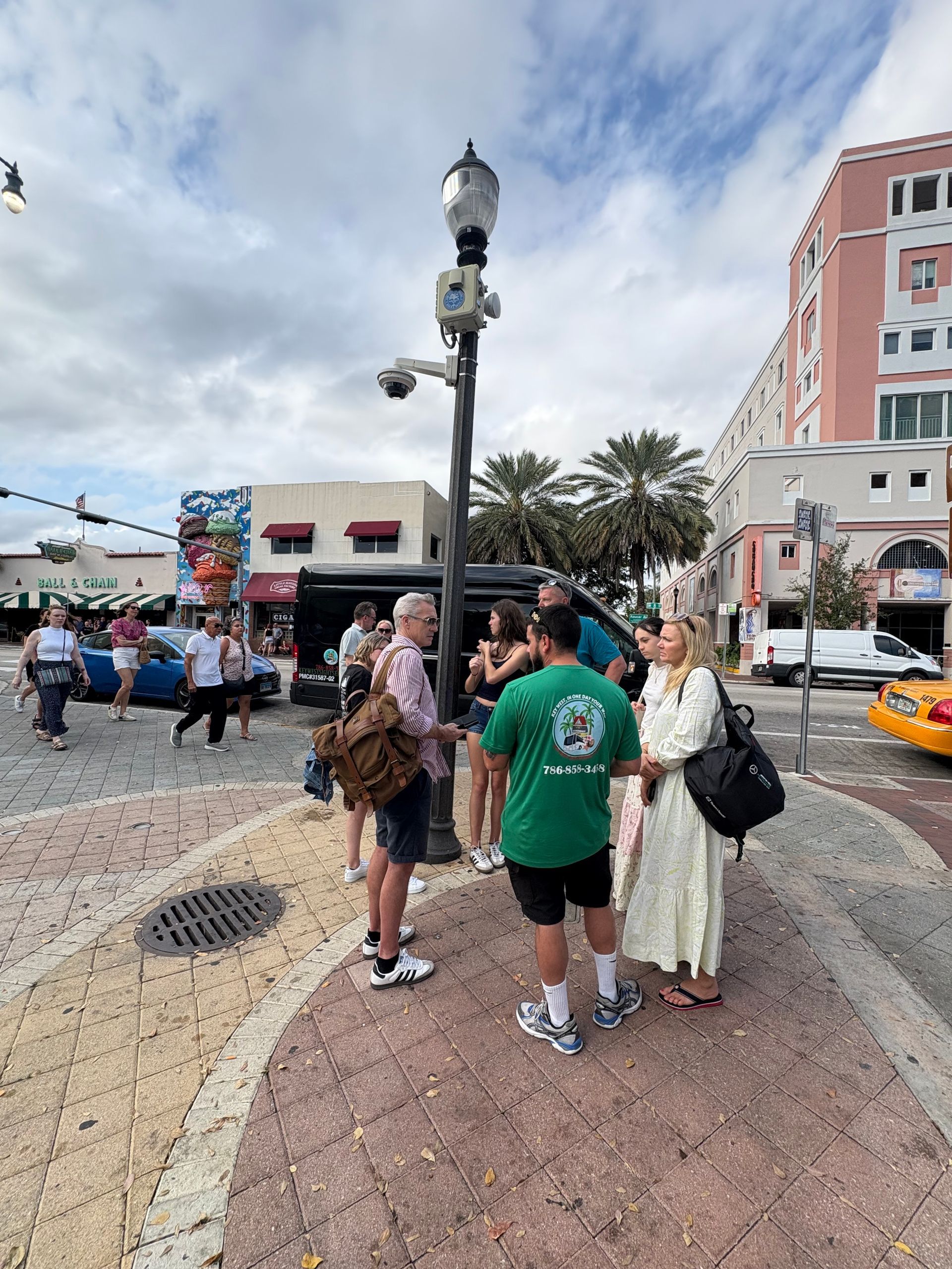 street-scene-in-little-havana-featured-in-miami-tour-bus-photo-gallery.jpg
