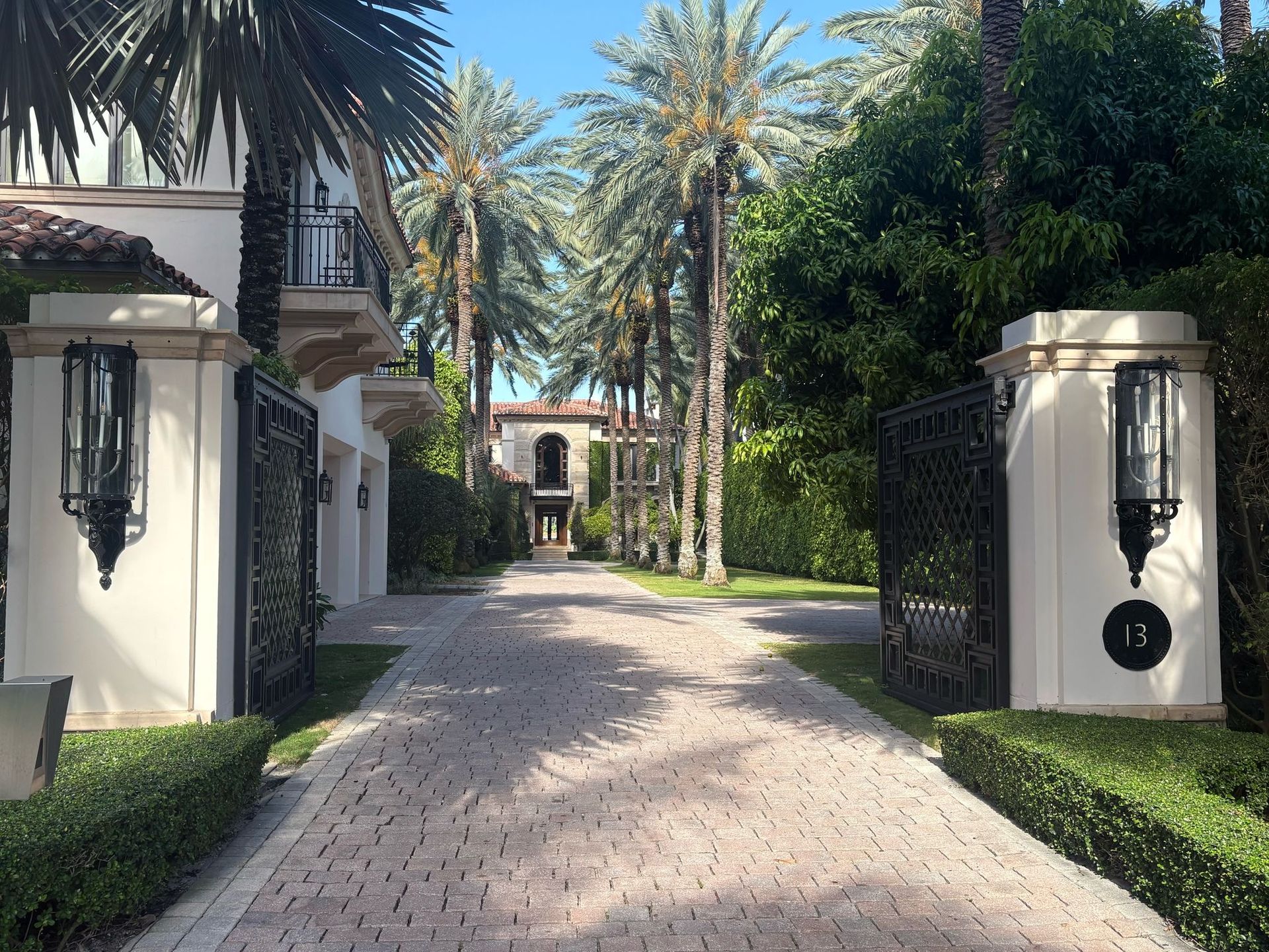 Miami Star Island Mansion with gates open on the sightseeing Miami Bus Tours