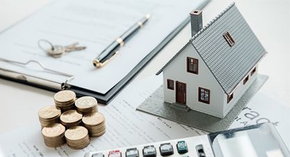 Roofing contractor in Lewisville