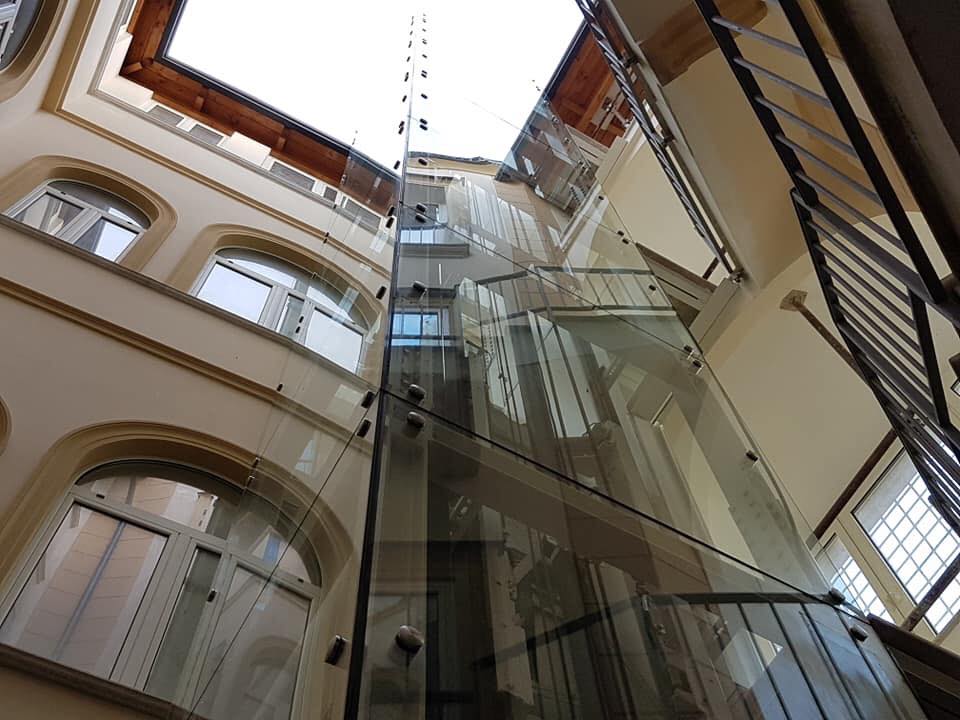 ascensore a vetri