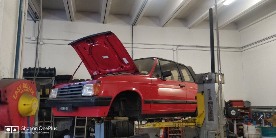 auto d'epoca in officina