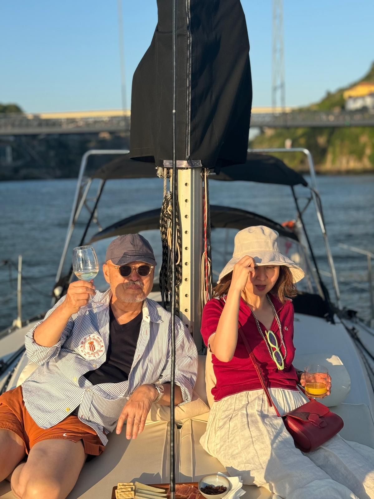 melhor  cruzeiro pôr do sol Porto, passeio veleiro Douro, sunset Douro veleiro, cruzeiros privados Porto
