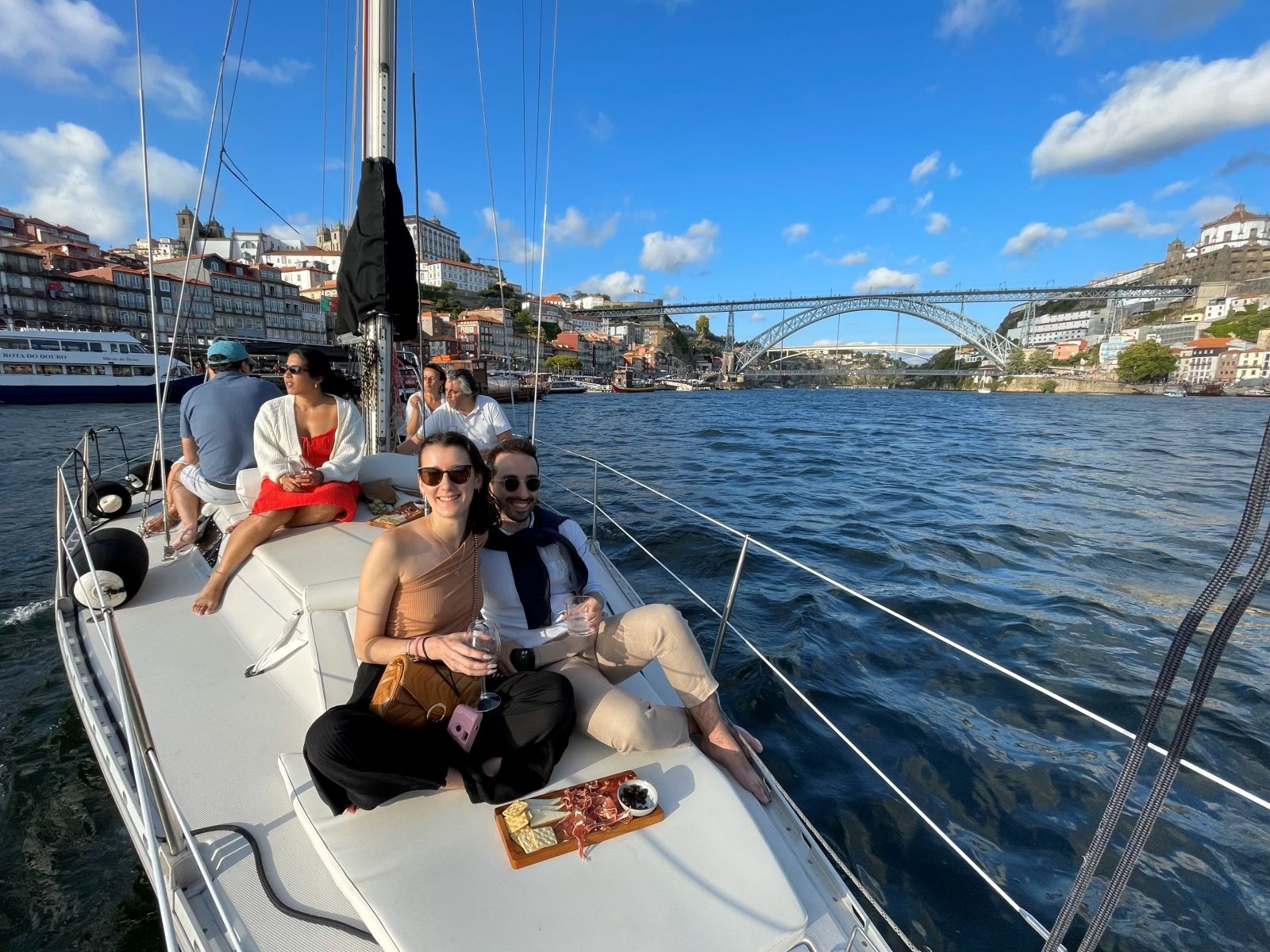 melhor cruzeiro pôr do sol Porto, passeio veleiro Douro, sunset Douro veleiro, cruzeiros privados Porto
