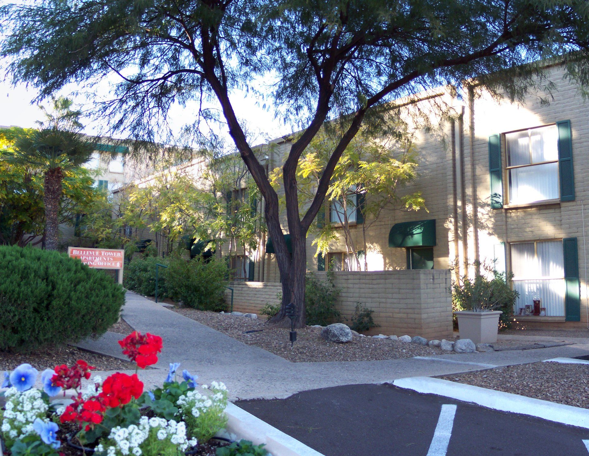 Bellevue Towers Exterior Photo