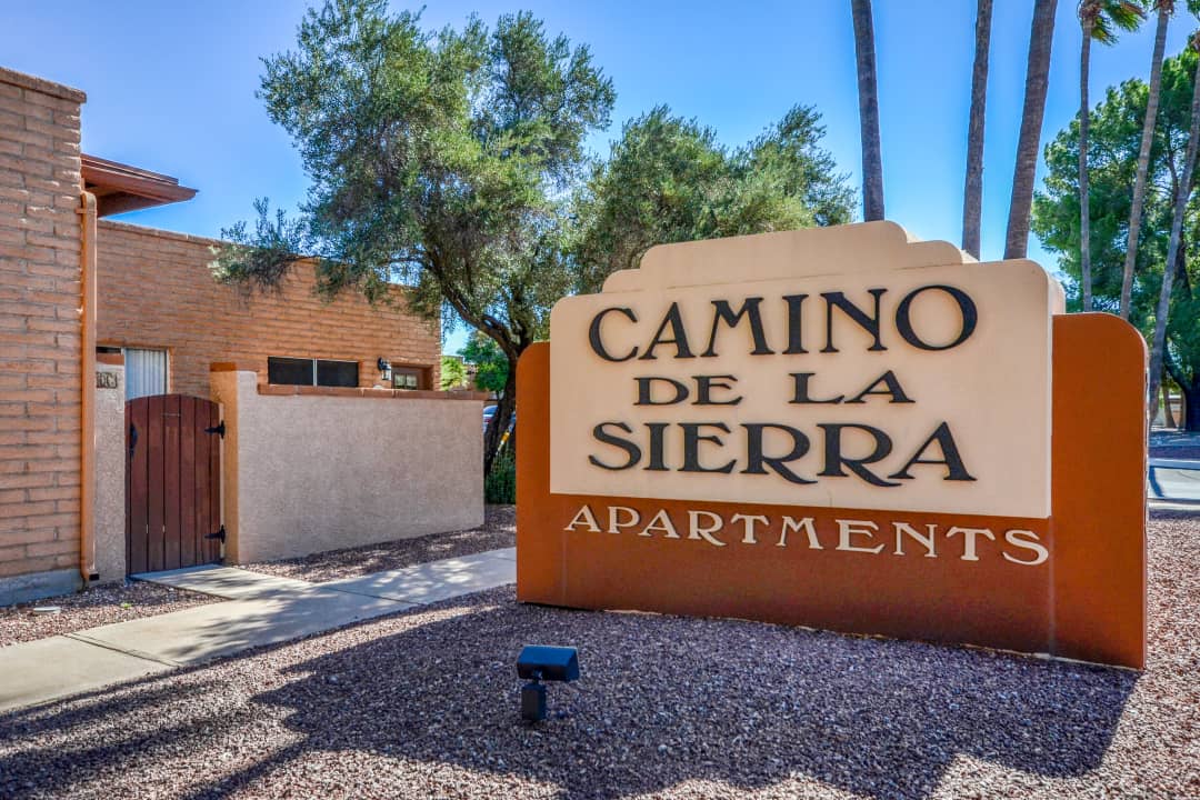 Camino De La Sierra Exterior Sign