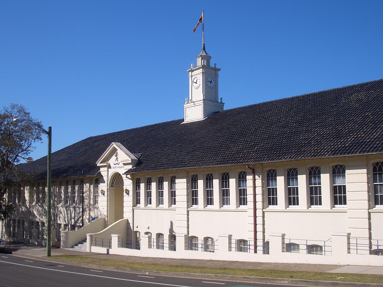 Intersection of King Street and Enmore Road in Newtown, highlighting the Inner West community served by Tutorio Tutoring senior Biology and Chemistry HSC tutoring.