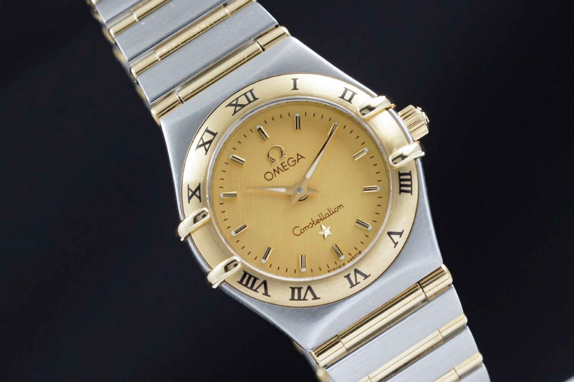 Foto horloge vooraanzicht op RobsWatchPlaza van een: Omega Constellation st/g ladies 12621000
