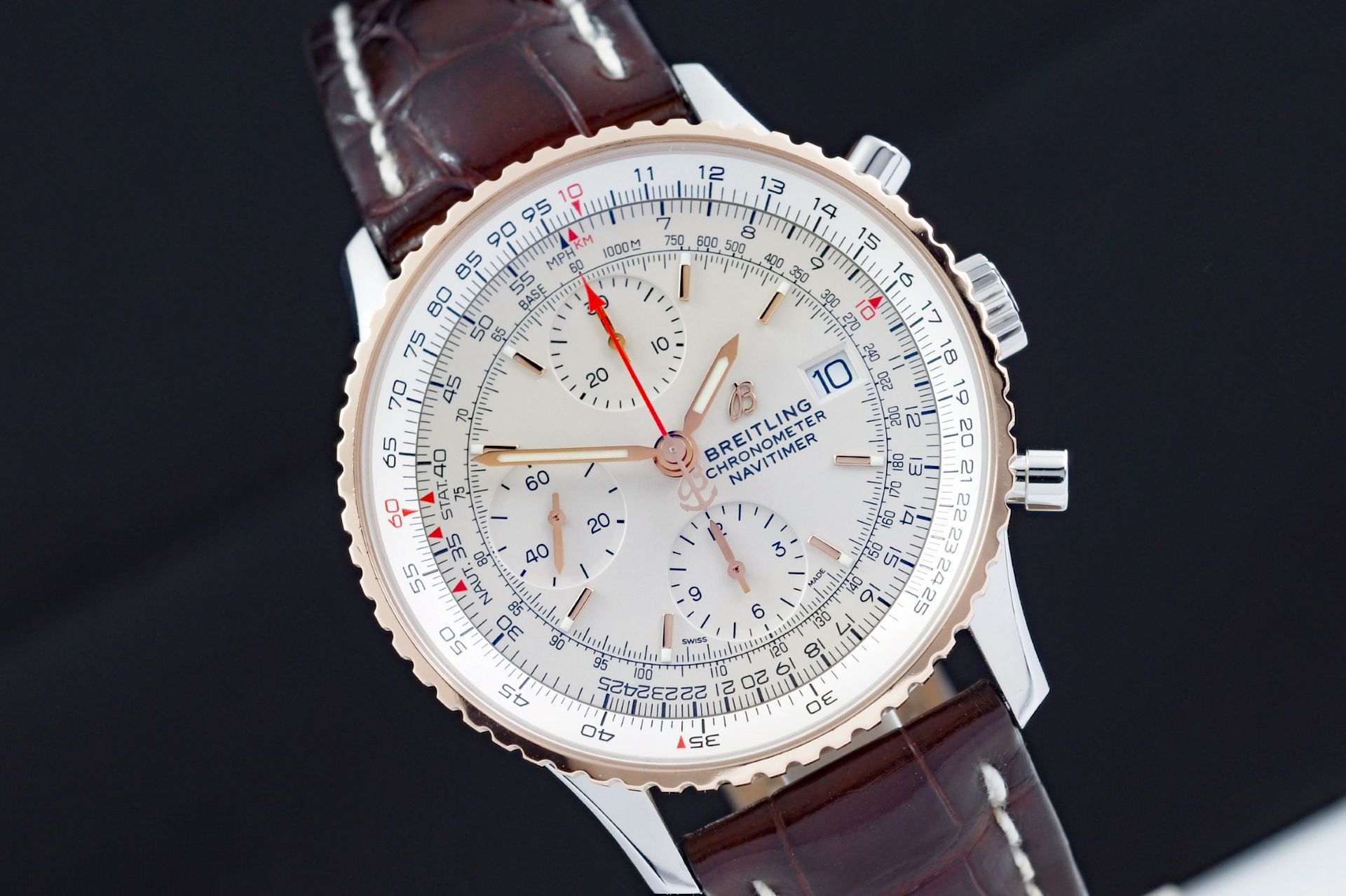 Foto horloge vooraanzicht van een Breitling Navitimer Chronograph 41 st/g U13324211G1P2