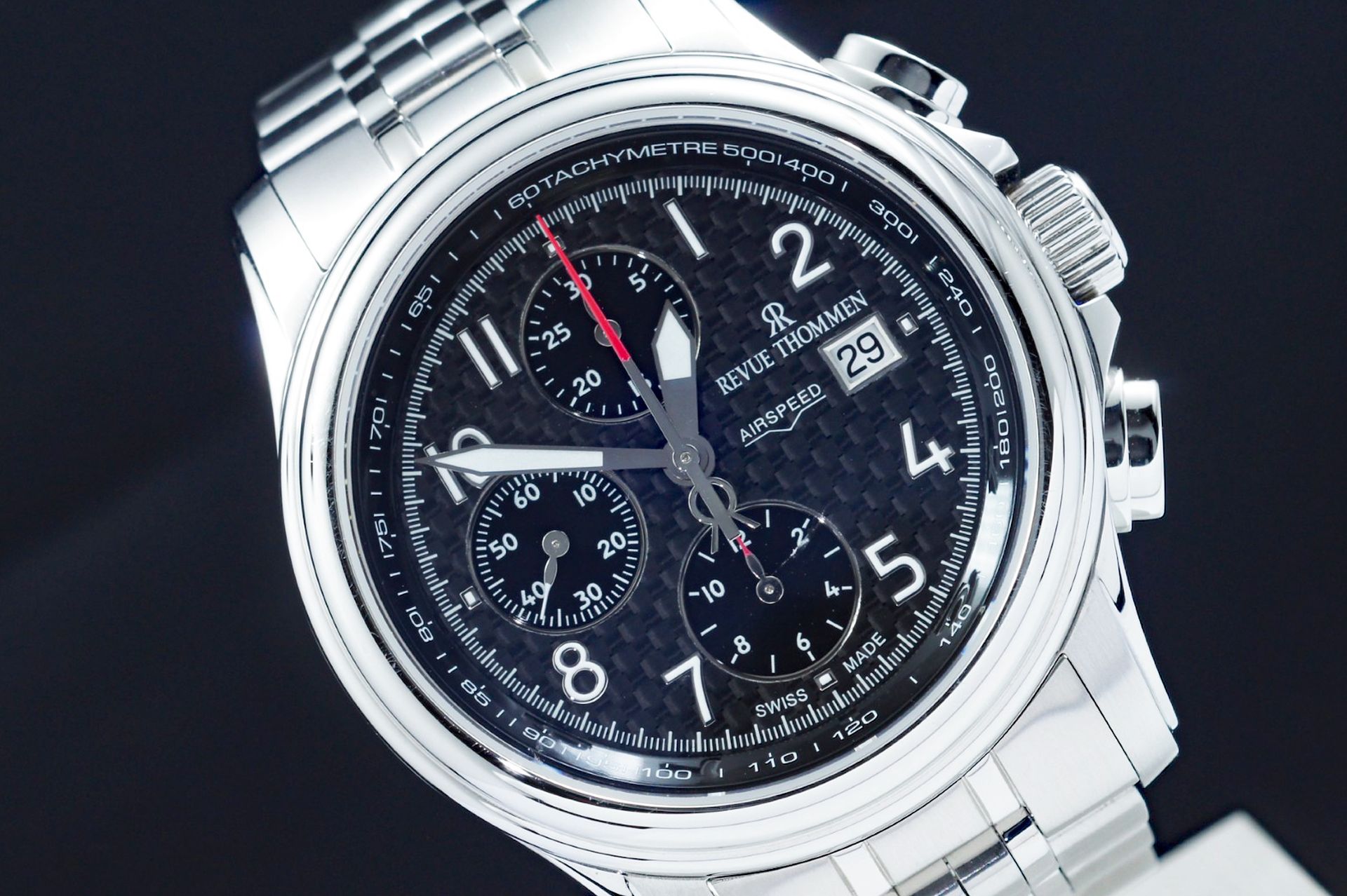 Foto horloge vooraanzicht van een Revue Thommen Airspeed XLarge High Tech Chronograph 16041.6137