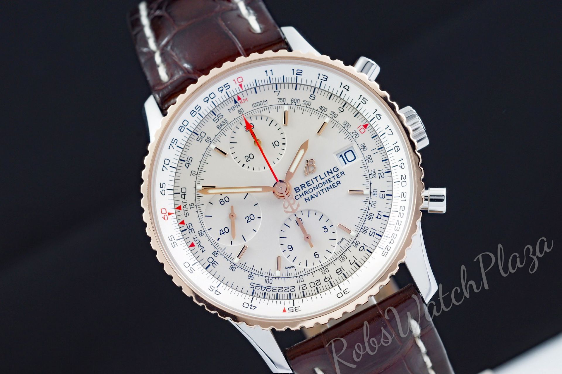 Foto horloge vooraanzicht van een Breitling Navitimer Chronograph 41 st/g U13324211G1P2
