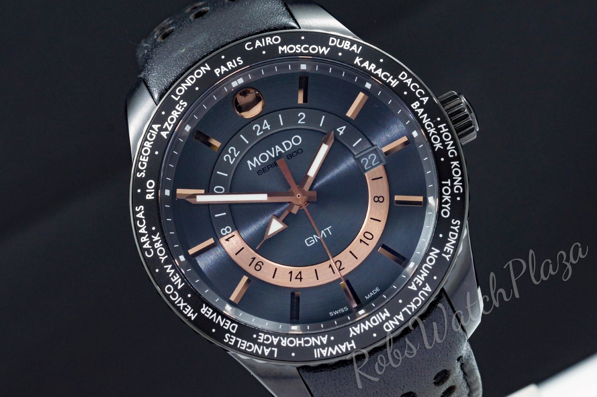 Foto horloge vooraanzicht van een Movado Series 800 GMT World Time PVD 14-1-36-1207