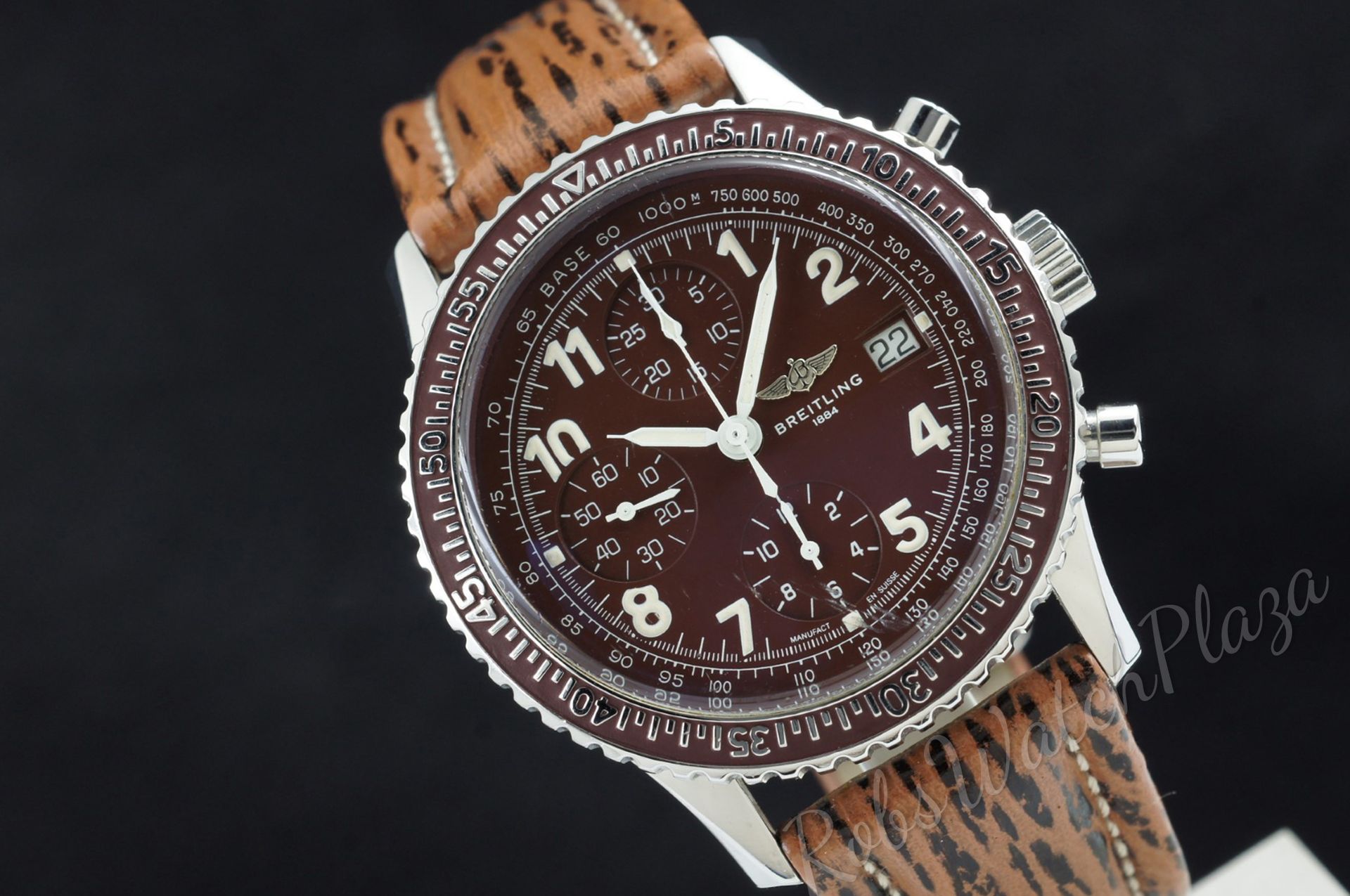 Foto horloge vooraanzicht van een Breitling Navitimer Aviastar Havana Brown A13024