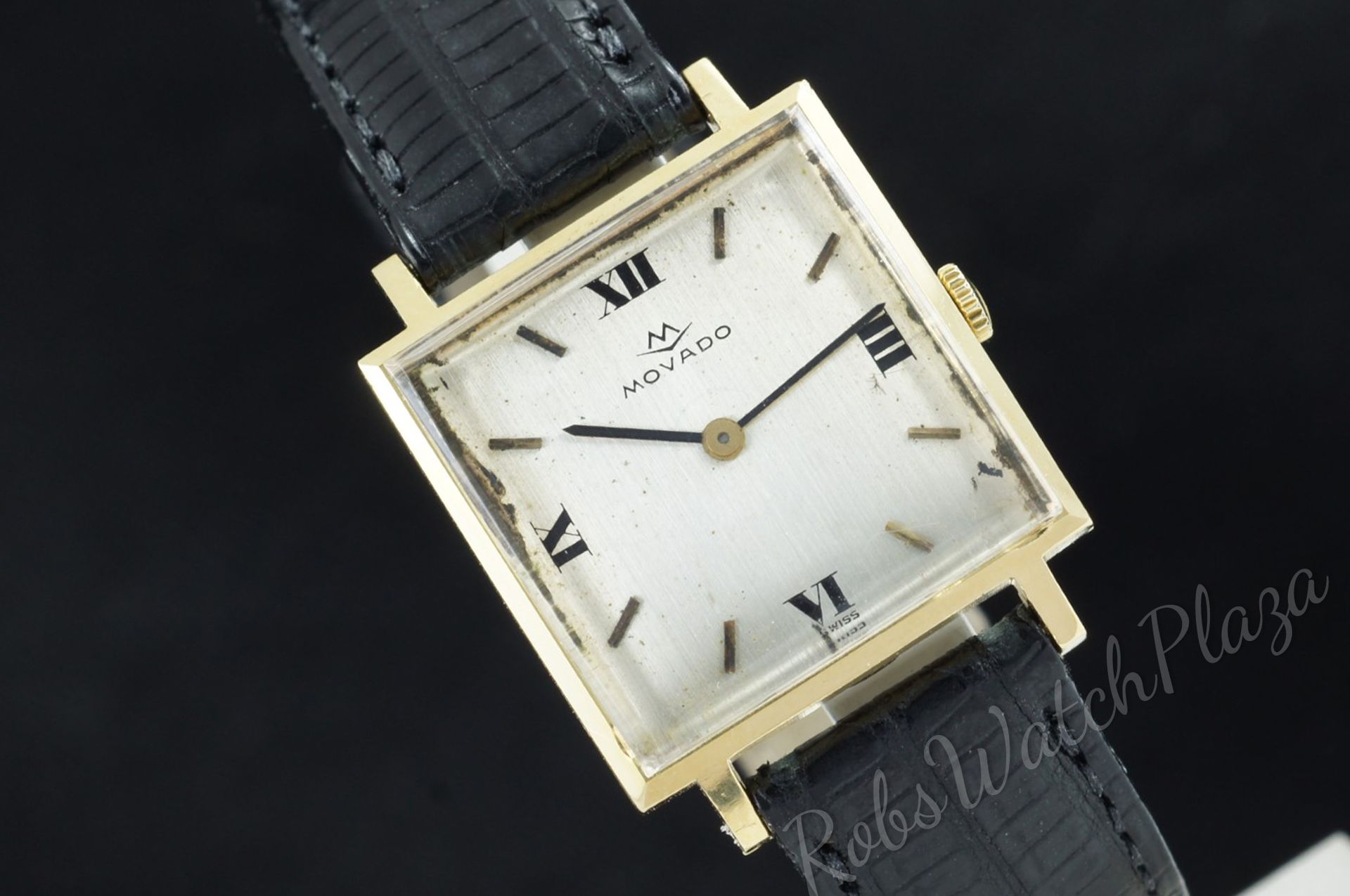 Foto horloge vooraanzicht van een Movado Tank Carre Ultra-Thin 18kt 564 246 215 011