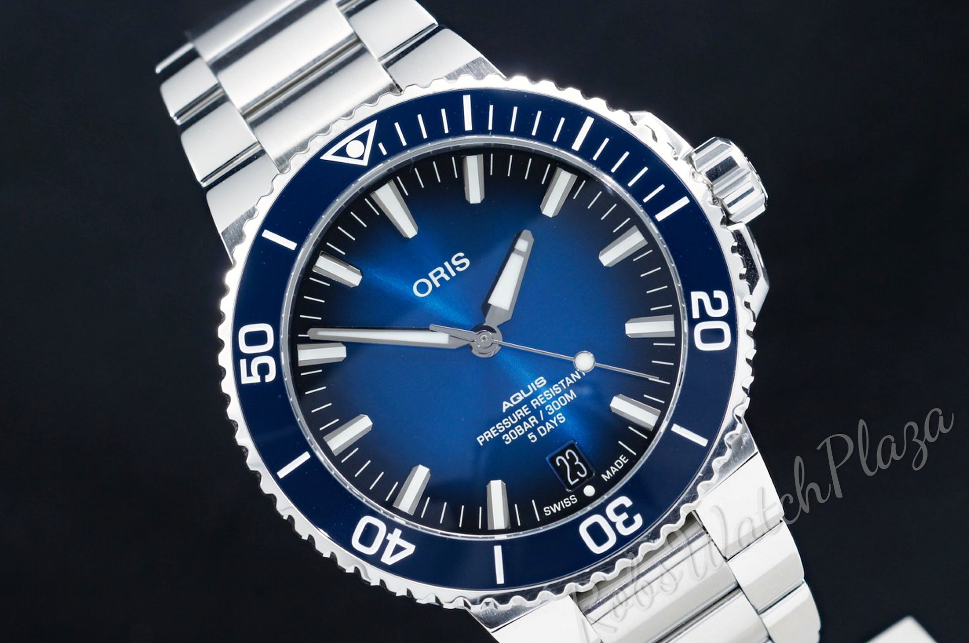Foto horloge vooraanzicht van een Oris Aquis Date Calibre 400 01 400 7763 4135 / 0140077634135