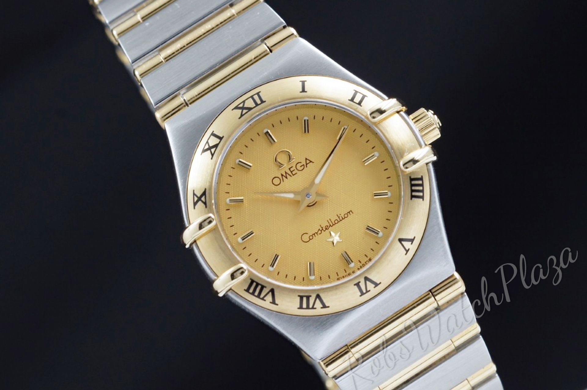 Foto horloge vooraanzicht van een Omega Constellation st/g ladies 12621000