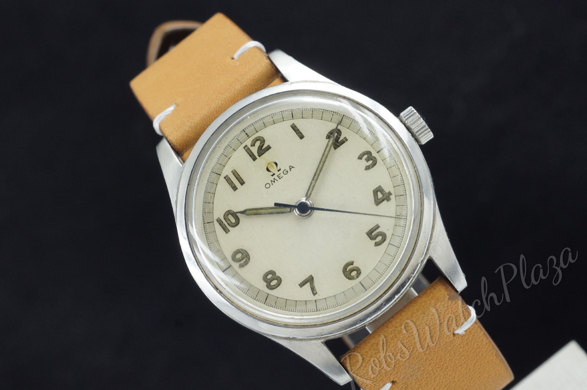 Foto horloge vooraanzicht van een Omega Vintage WWII 2384-7 Cal. 30T2 SC PC 2384-7