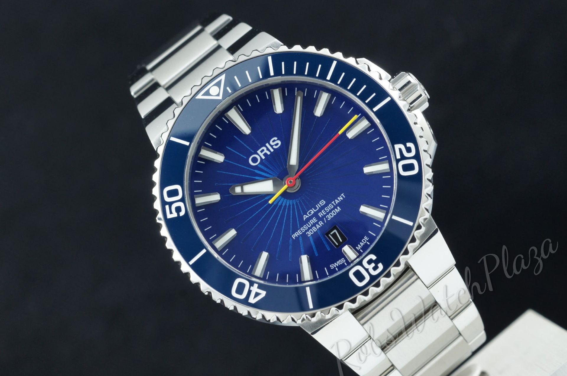 Foto horloge vooraanzicht van een Oris Aquis Sun Wukong L.E. 01 733 7766 4185
