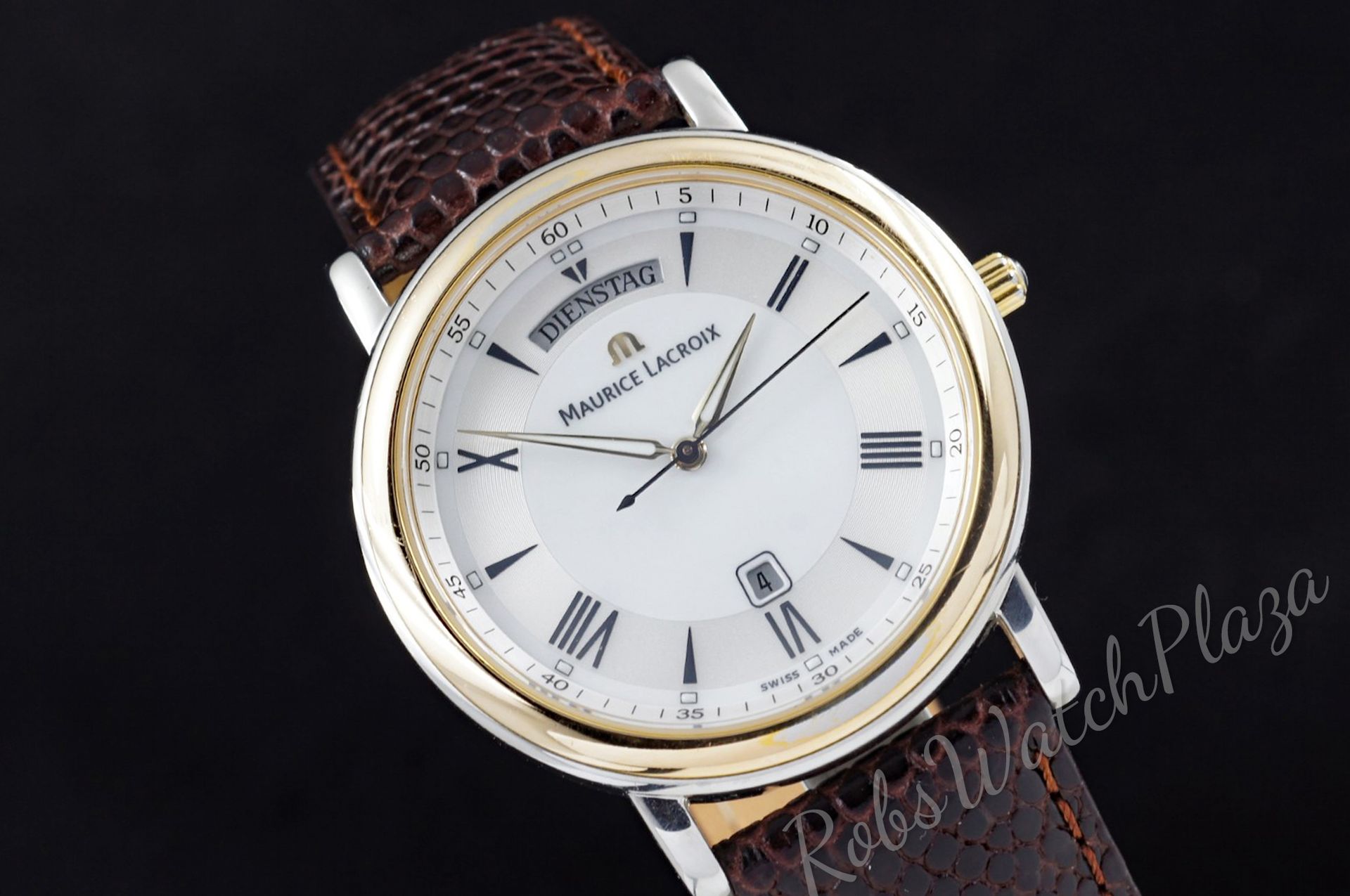 Foto horloge vooraanzicht van een Maurice Lacroix Les Classiques Day/Date quartz LC1057