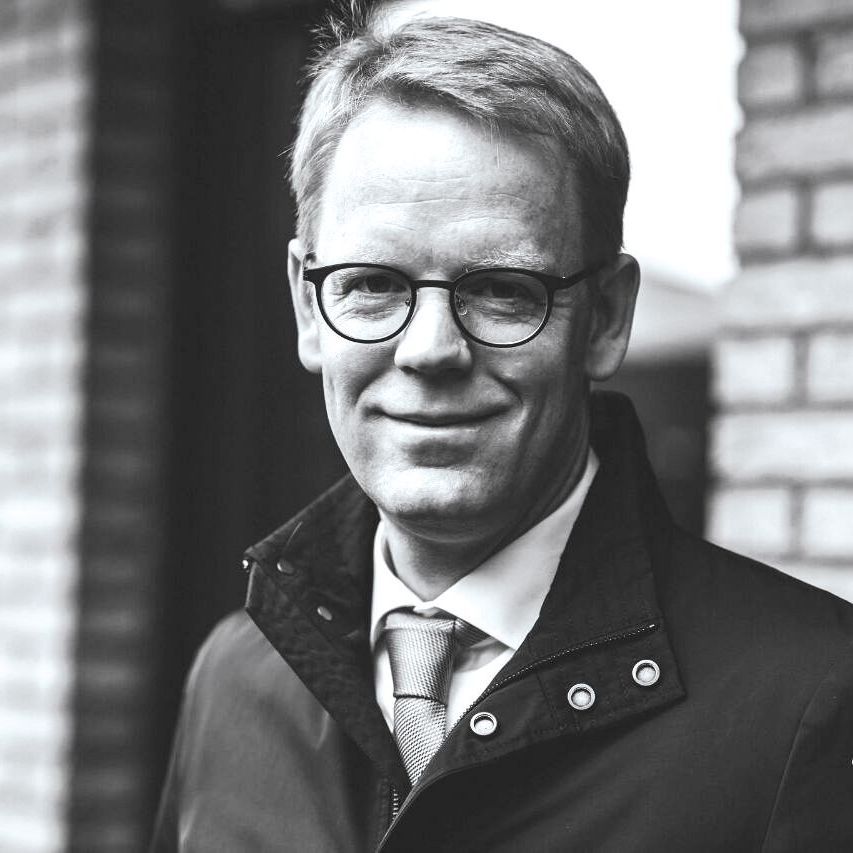 Dr. Oliver Klein