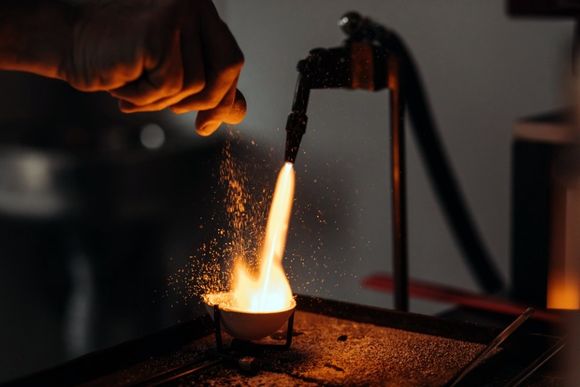 lavorazione di metalli preziosi e semipreziosi