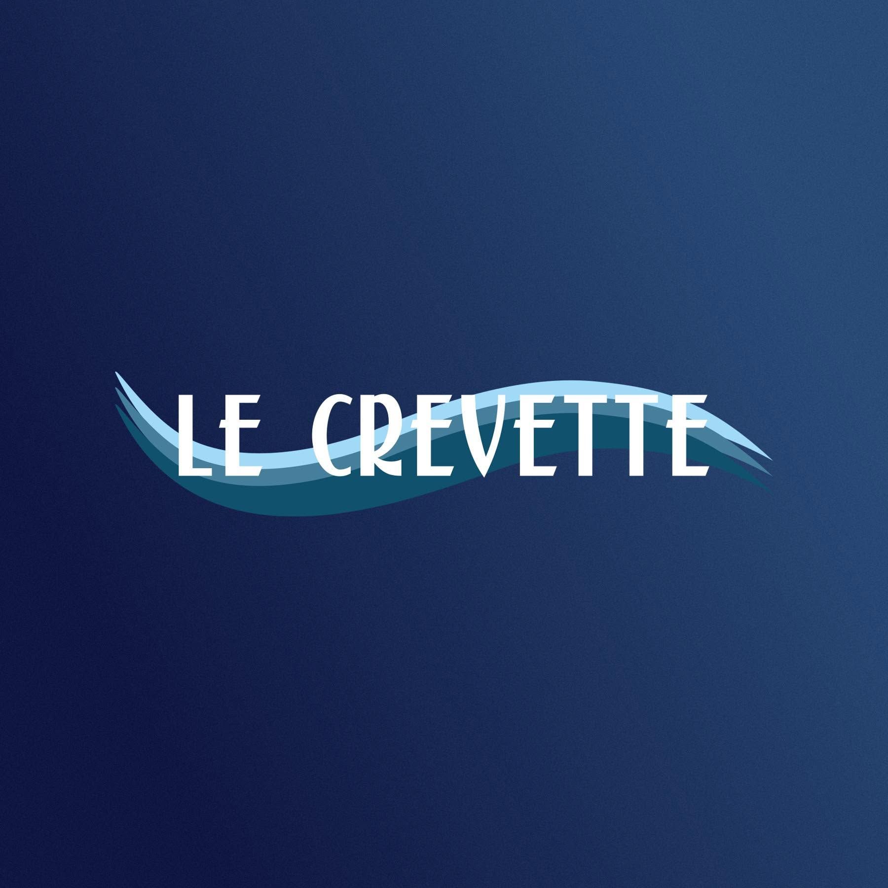 Texto blanco “LE CREVETTE” sobre un fondo azul oscuro con vetas azul claro.