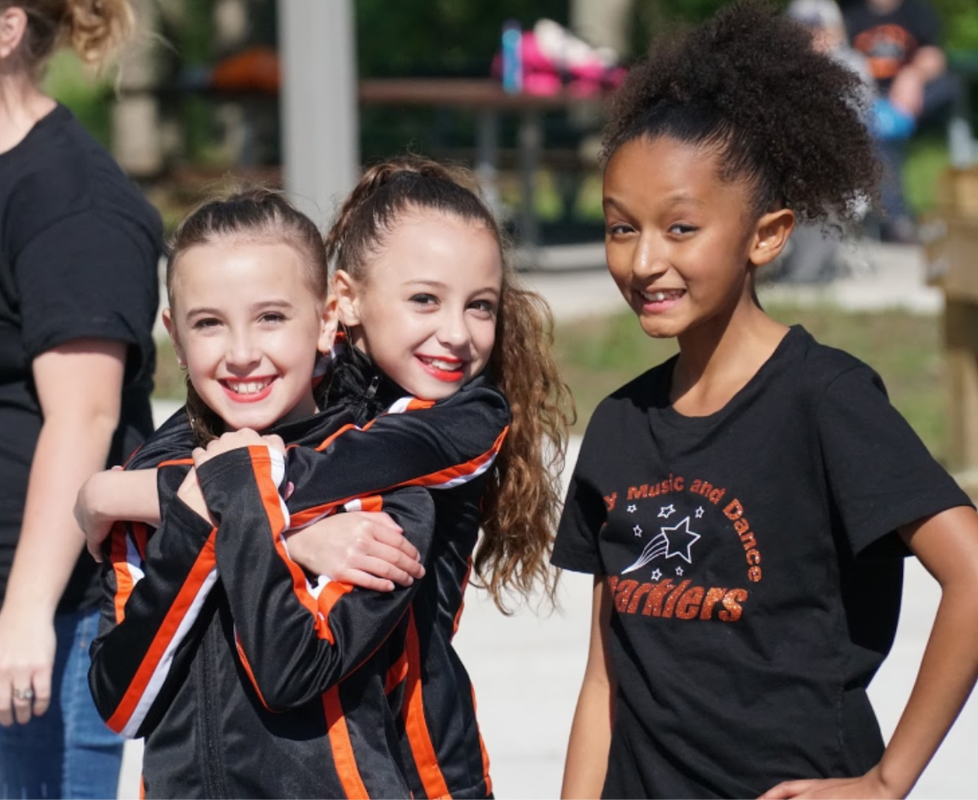 QMD Dance Teams Cheer on Super Hero 5K Runners 9