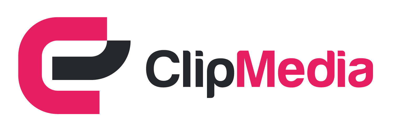 El logo de clipmedia es un logo rosa y negro con una flecha negra.